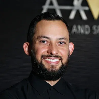 A headshot photo of Dr. James Holloway of Axis Spine and Sport - Gilbert